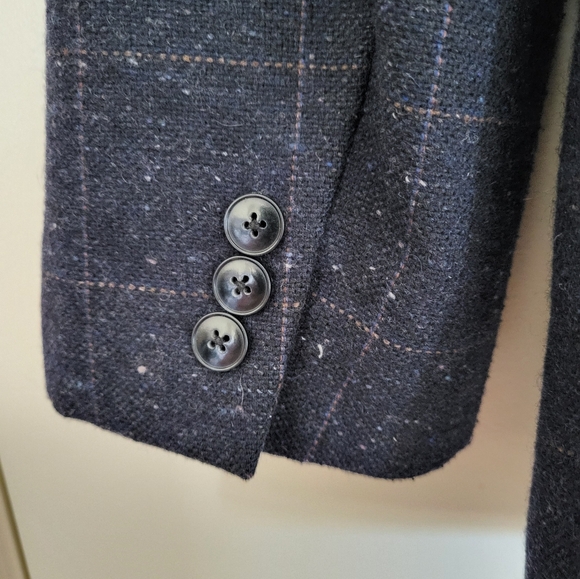 Checked Sport Coat - Picture 7 of 7